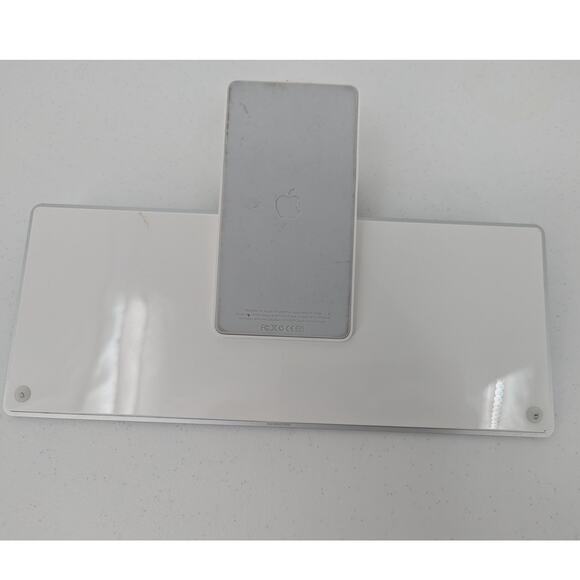 Tested & Working Apple Keyboard Dock for iPod & iPad Model A1359 30 Pin Dock - Picture 3 of 4